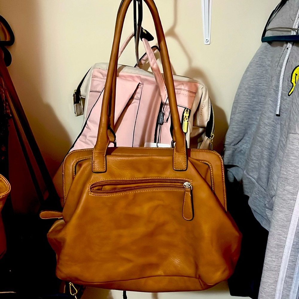 Croft and barrow cute brown shoulder bag!!